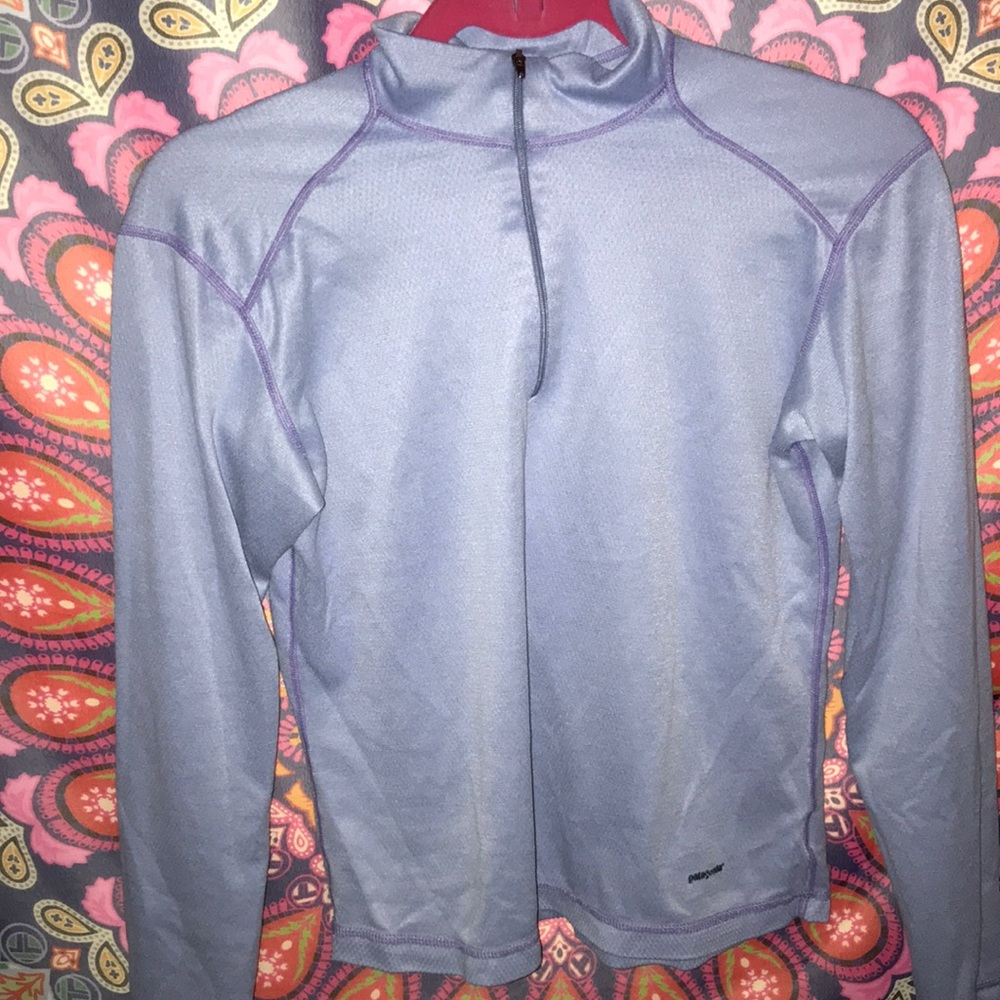 Patagonia plum M pullover.